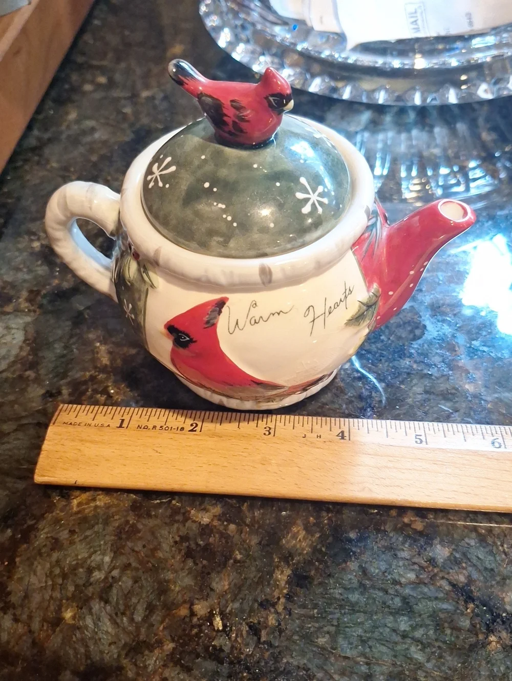 Yankee Candle Warm Hearts. Ceramic Teapot/votive Holder Excellent Condition.